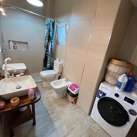 Jona Lovely Two Bedroom Ap * Τίρανα