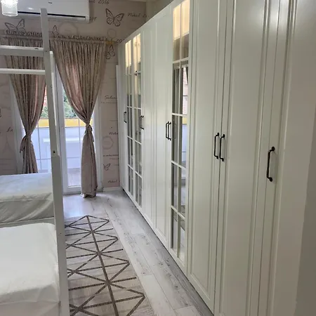Διαμέρισμα Jona Lovely Two Bedroom Ap