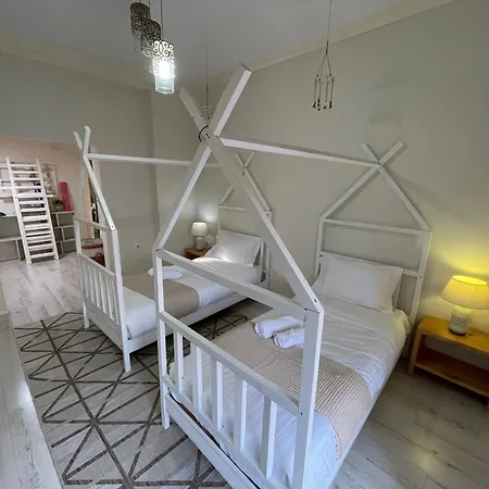 Jona Lovely Two Bedroom Ap Τίρανα