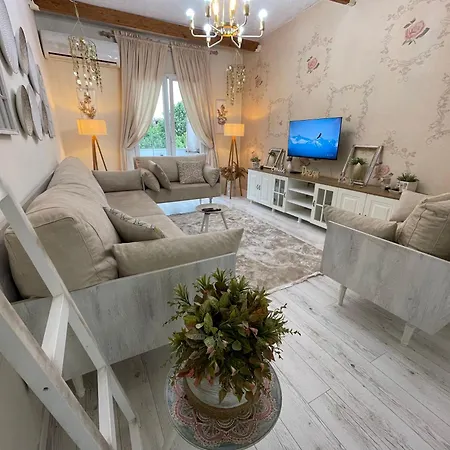 Jona Lovely Two Bedroom Ap Διαμέρισμα Τίρανα